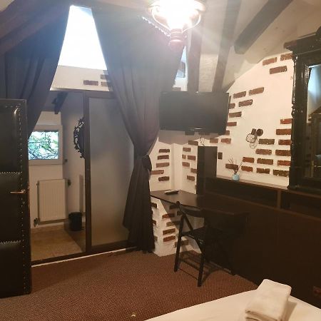 Mpoint Motel Bukarest Kültér fotó