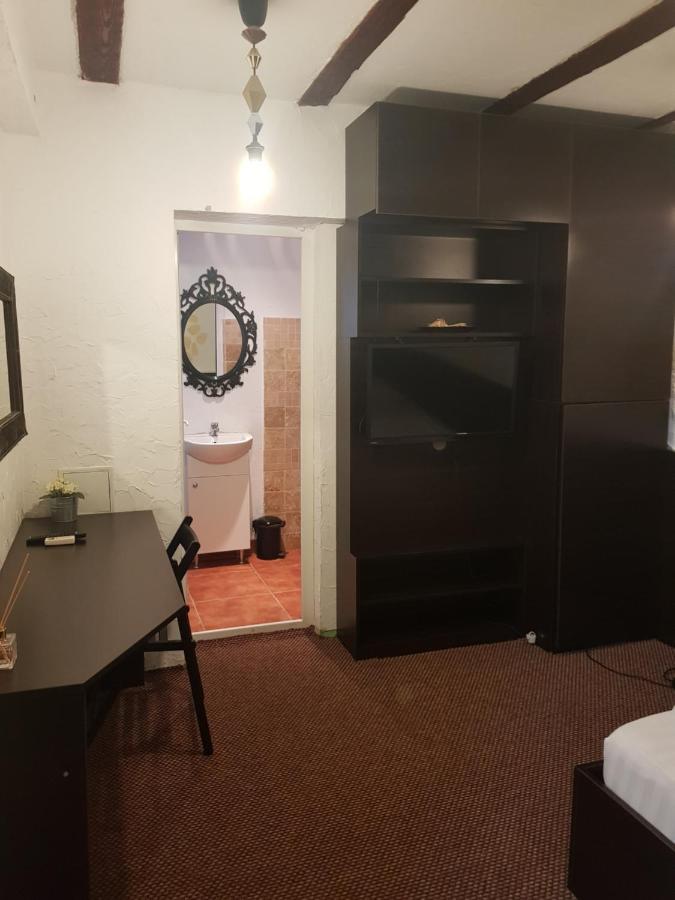 Mpoint Motel Bukarest Kültér fotó