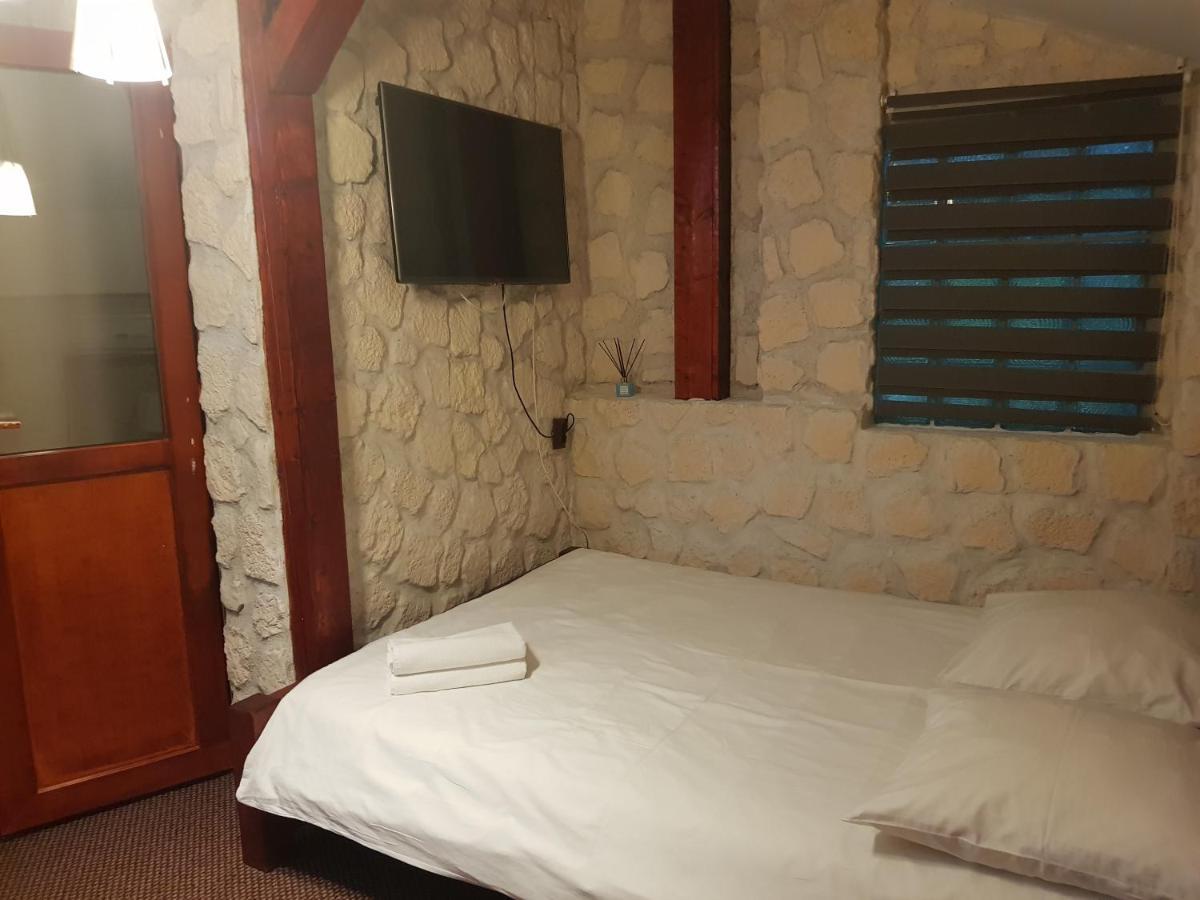 Mpoint Motel Bukarest Kültér fotó