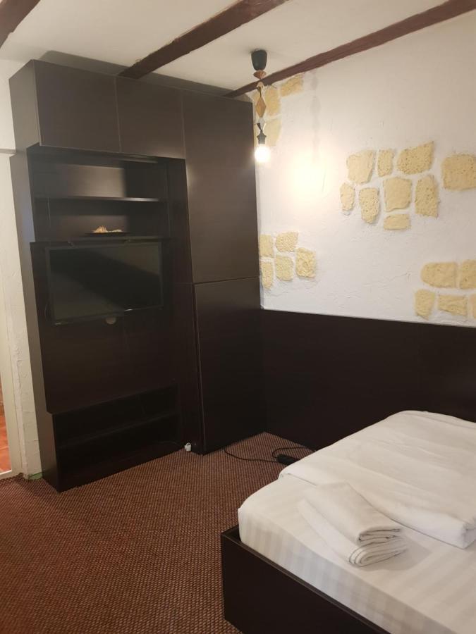 Mpoint Motel Bukarest Kültér fotó